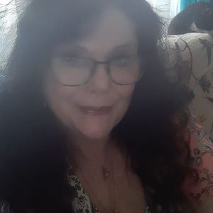 Meet your Posher, Elaine